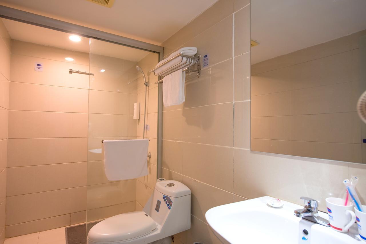 Hanting Express Shanghai Lujiazui Minsheng Road Εξωτερικό φωτογραφία