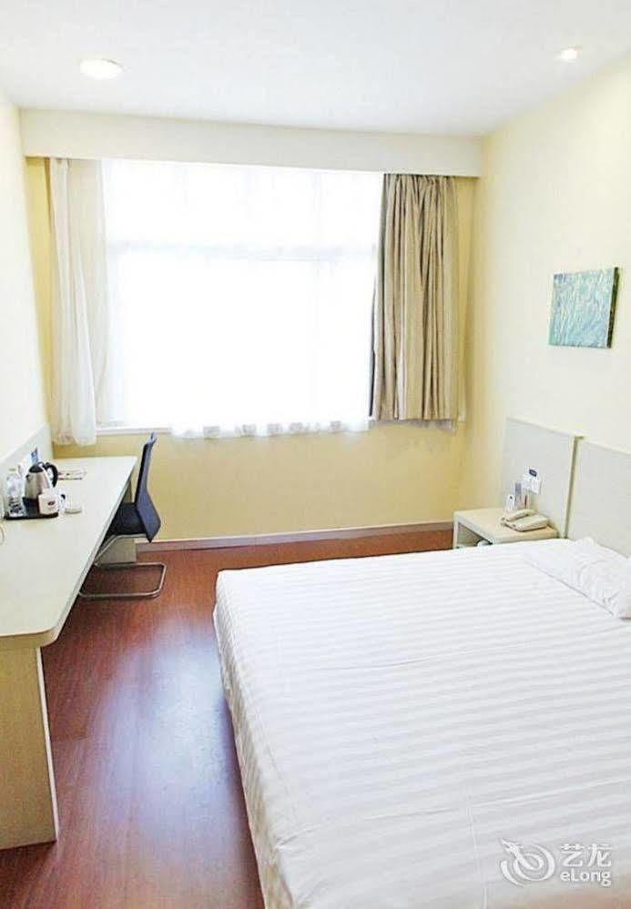 Hanting Express Shanghai Lujiazui Minsheng Road Εξωτερικό φωτογραφία